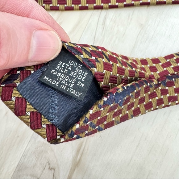 Tiffany & Co. Men's Necktie wine red with bronze gold details 100% Silk - Picture 6 of 6